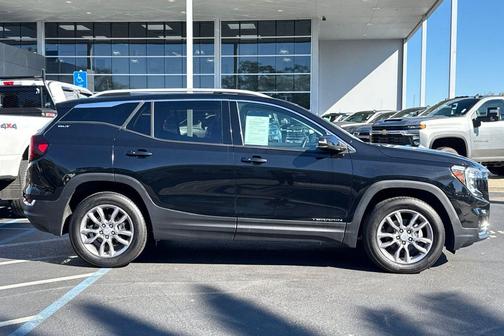 2024 GMC Terrain SLT