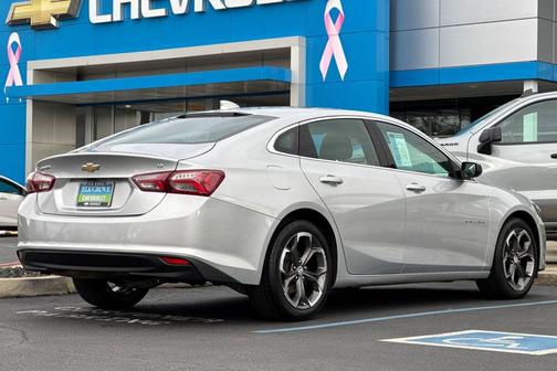 2022 Chevrolet Malibu FWD LT
