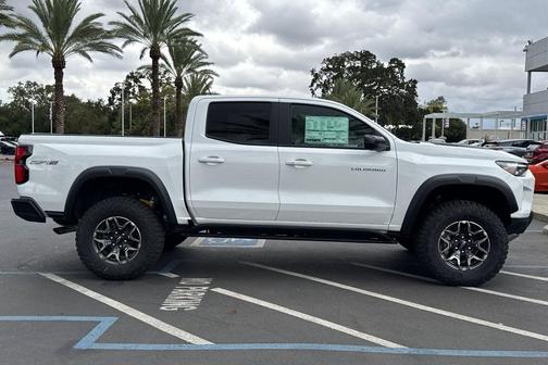 2025 Chevrolet Colorado ZR2