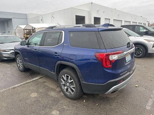 2023 GMC Acadia AWD SLT