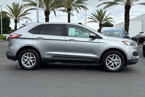 Silver Metallic 2024 Ford Edge SEL