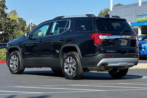 2023 GMC Acadia AWD SLT