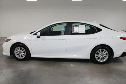 Ice Cap 2025 Toyota Camry LE