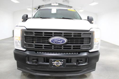 Oxford White 2025 Ford F-250 XL