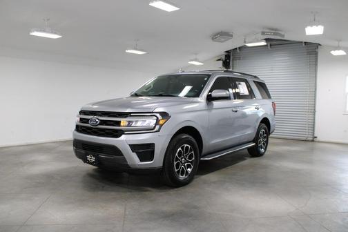 Iconic Silver Metallic 2022 Ford Expedition XLT