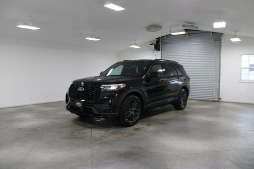 Agate Black Metallic 2026 Ford Explorer ST-Line