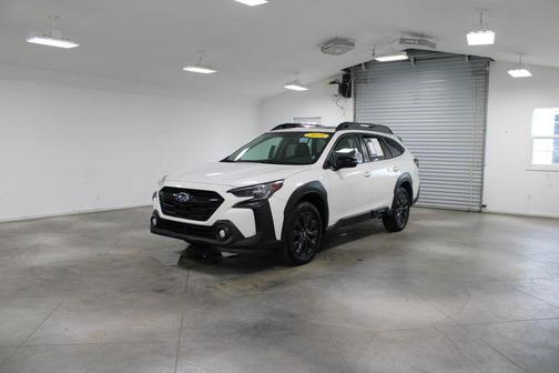 Crystal White Pearl 2025 Subaru Outback Onyx Edition