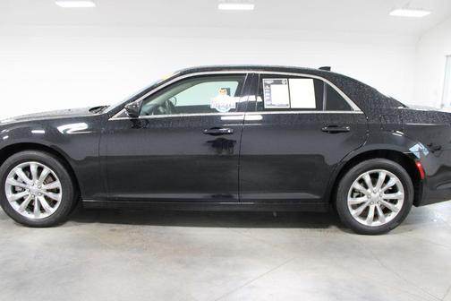 Gloss Black 2023 Chrysler 300 Touring