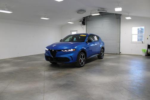 Misano Blue Metallic 2024 Alfa Romeo Tonale Veloce
