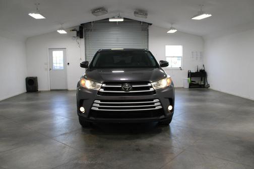 Predawn Gray Mica 2018 Toyota Highlander XLE