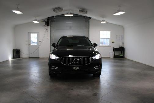 Onyx Black Metallic 2019 Volvo XC60 T5 Inscription