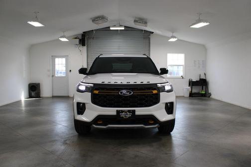 Star White Metallic Tri-Coat 2026 Ford Explorer Tremor