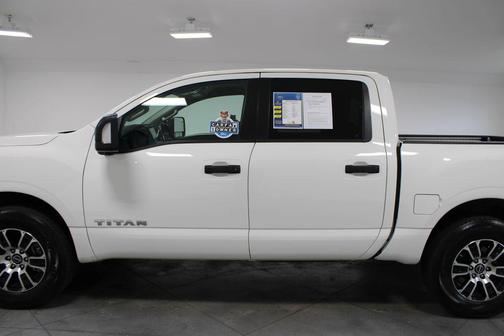 2024 Nissan Titan SV