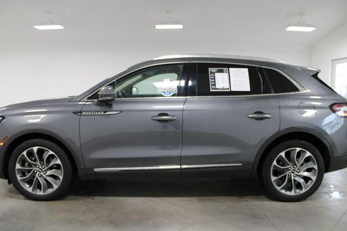 Asher Gray Metallic Clearcoat 2022 Lincoln Nautilus Reserve