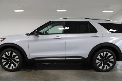 Space White Metallic 2026 Ford Explorer Platinum