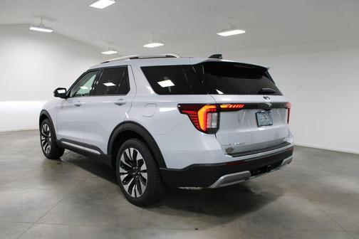 Space White Metallic 2026 Ford Explorer Platinum