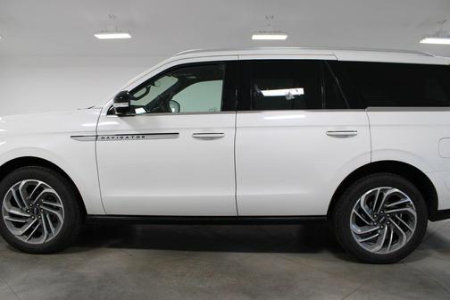 2025 Lincoln Navigator Reserve
