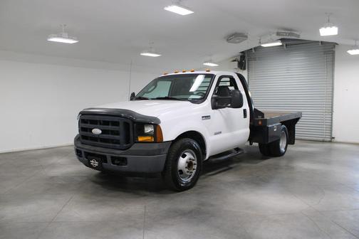 White 2006 Ford F-350 DRW