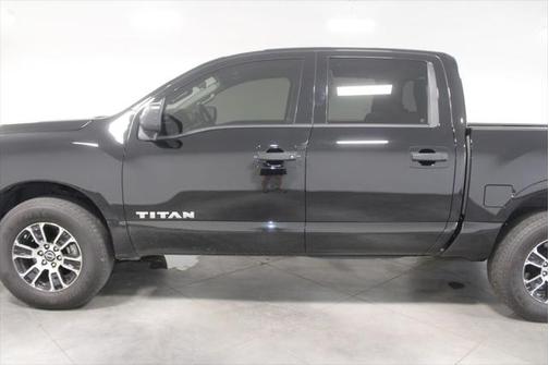 2024 Nissan Titan SV