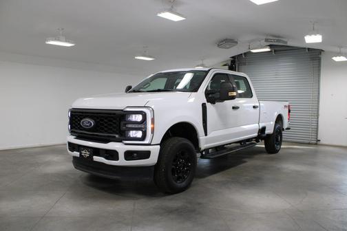 Oxford White 2024 Ford F-250 XL