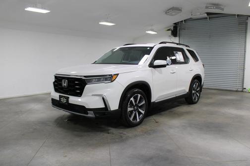 2025 Honda Pilot Touring 8-Passenger