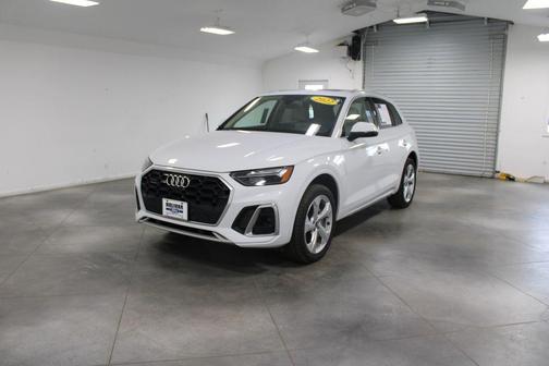 2022 Audi Q5 45 S line Premium Plus