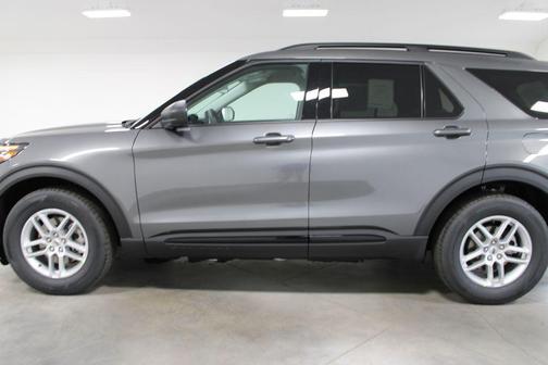 Carbonized Gray Metallic 2026 Ford Explorer Active