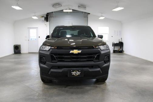 2024 Chevrolet Colorado WT