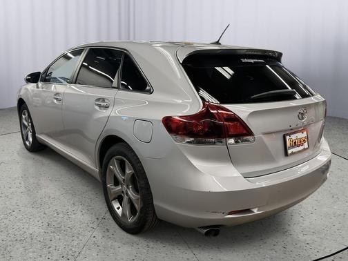 Classic Silver Metallic 2013 Toyota Venza Limited