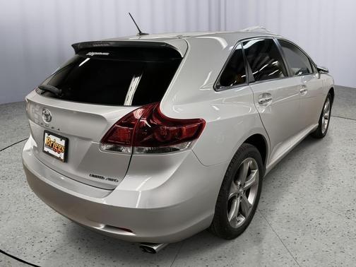 Classic Silver Metallic 2013 Toyota Venza Limited