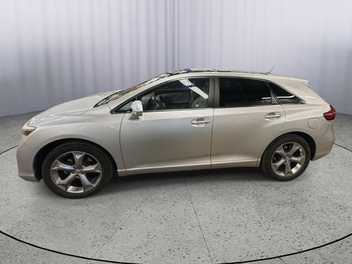 Classic Silver Metallic 2013 Toyota Venza Limited