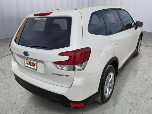 Crystal White Pearl 2021 Subaru Forester Base