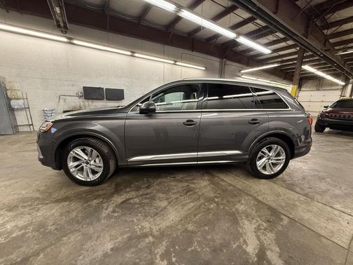 2022 Audi Q7 55 Premium Plus