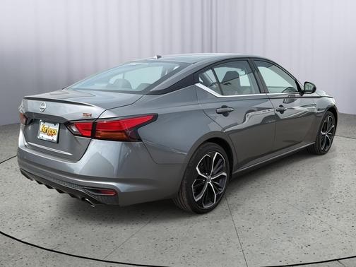 Gun Metallic 2024 Nissan Altima SR FWD
