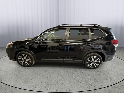 Crystal Black Silica 2023 Subaru Forester Limited
