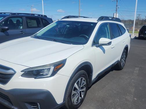 Crystal White Pearl 2020 Subaru Outback Premium