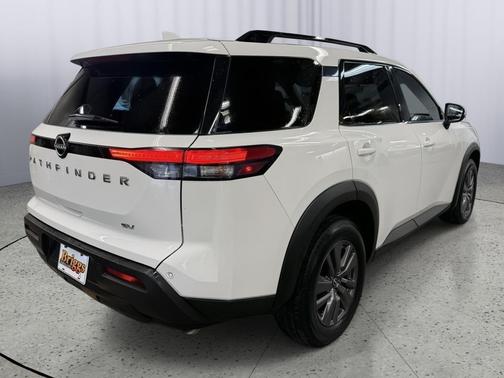 2022 Nissan Pathfinder SV 2WD