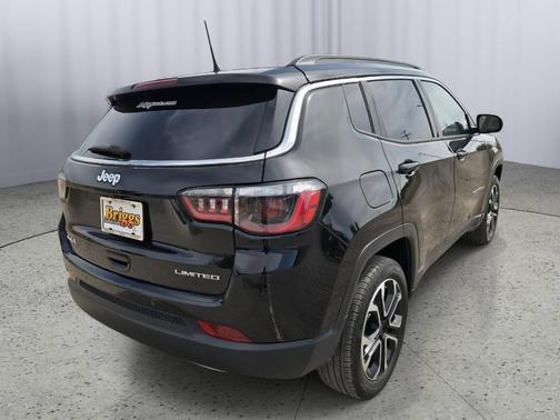 Diamond Black Crystal Pearlcoat 2023 Jeep Compass Limited