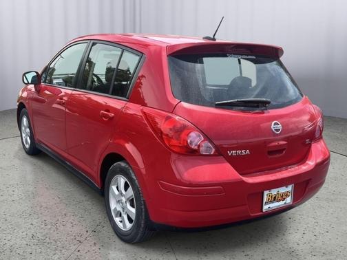 Red Alert 2009 Nissan Versa 1.8 SL