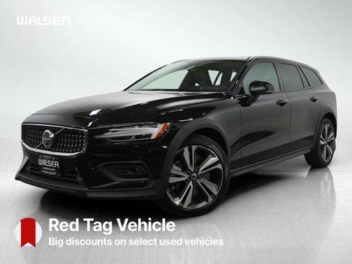 2025 Volvo V60 Cross Country Plus