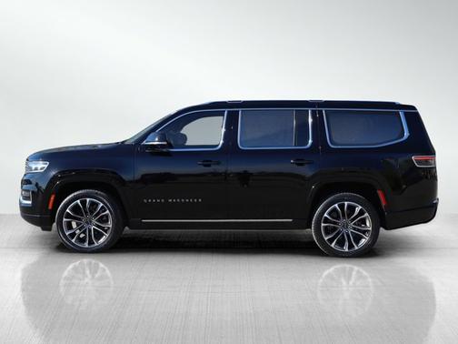 Diamond Black Crystal Pearlcoat 2022 Jeep Grand Wagoneer Series III