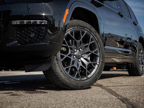 2025 Jeep Grand Cherokee L Summit Reserve