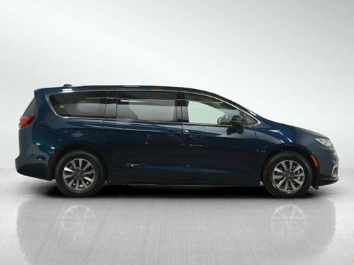 2023 Chrysler Pacifica Hybrid Hybrid Touring L