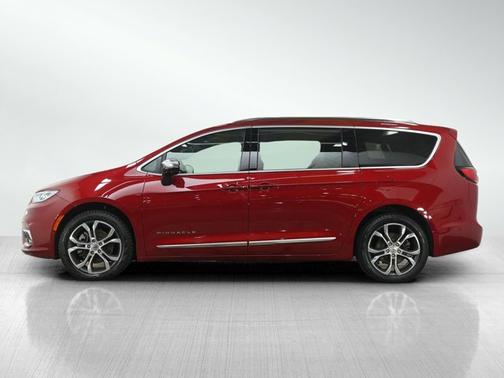 2025 Chrysler Pacifica Pinnacle