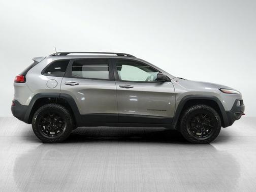 Billet Silver Metallic Clearcoat 2016 Jeep Cherokee Trailhawk