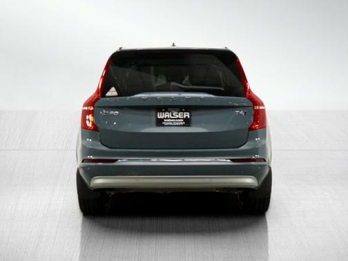 2022 Volvo XC90 Momentum