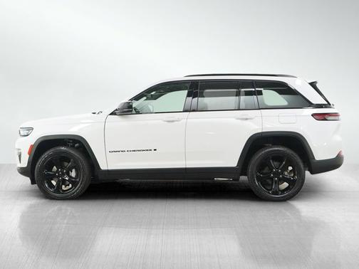 Bright White Clearcoat 2025 Jeep Grand Cherokee Limited