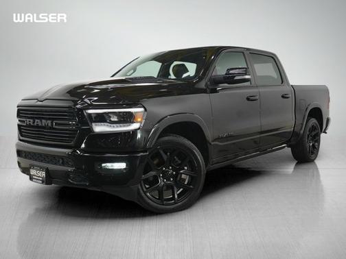 Diamond Black Crystal Pearlcoat 2022 RAM 1500 Laramie