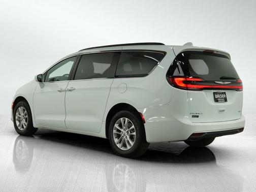 2022 Chrysler Pacifica Touring