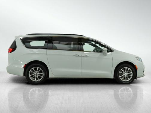 2022 Chrysler Pacifica Touring